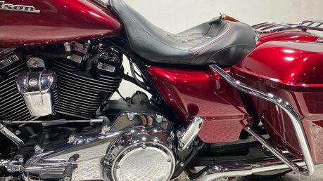 Harley-Davidson Touring 1745 FLHXS Street Glide Special Euro 4 21