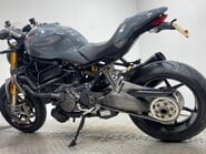Ducati Monster M1200 S 6