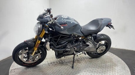 Ducati Monster M1200 S 10