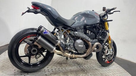 Ducati Monster M1200 S 11