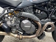 Ducati Monster M1200 S 16