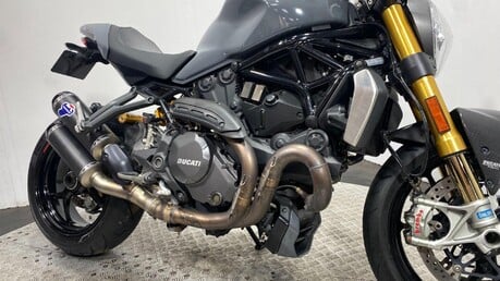 Ducati Monster M1200 S 18