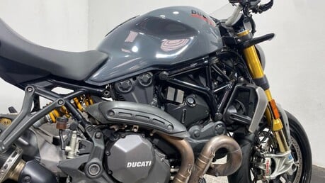 Ducati Monster M1200 S 19
