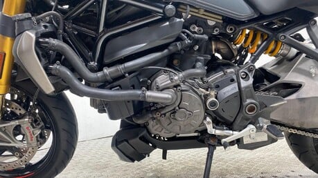 Ducati Monster M1200 S 22