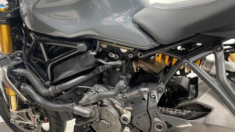 Ducati Monster M1200 S 23