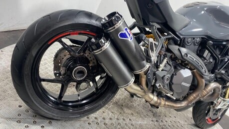 Ducati Monster M1200 S 25