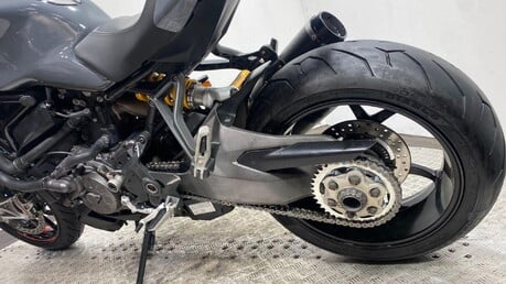 Ducati Monster M1200 S 26