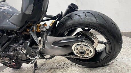 Ducati Monster M1200 S 28