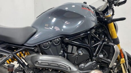Ducati Monster M1200 S 29