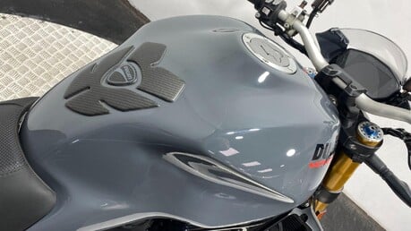 Ducati Monster M1200 S 30