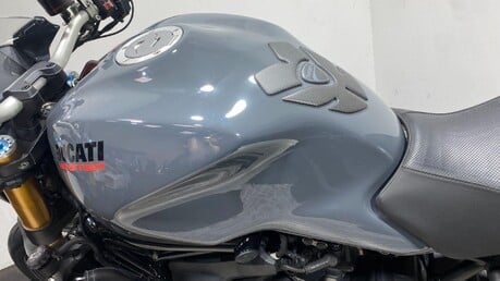 Ducati Monster M1200 S 31