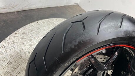 Ducati Monster M1200 S 34