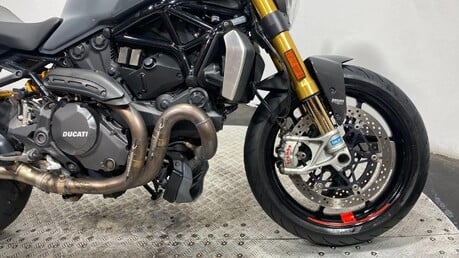 Ducati Monster M1200 S 38