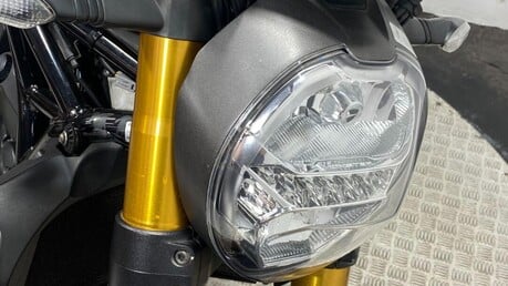 Ducati Monster M1200 S 45