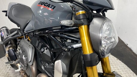 Ducati Monster M1200 S 52