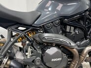 Ducati Monster M1200 S 17