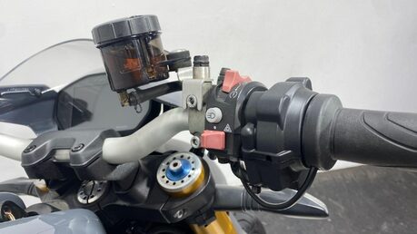 Ducati Monster M1200 S 35