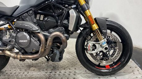 Ducati Monster M1200 S 38