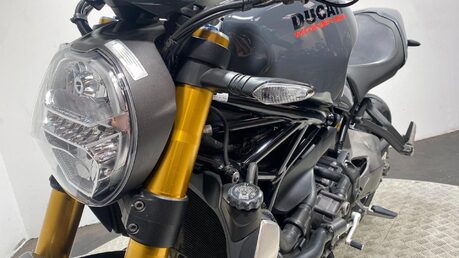 Ducati Monster M1200 S 46