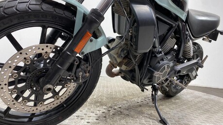 Ducati Scrambler 400 SCRAMBLER SIXTY2 15