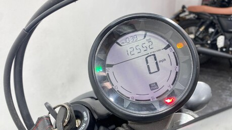 Ducati Scrambler 400 SCRAMBLER SIXTY2 29