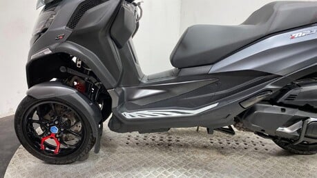 Piaggio MP3 400 HPE Sport CVT Euro 5 9