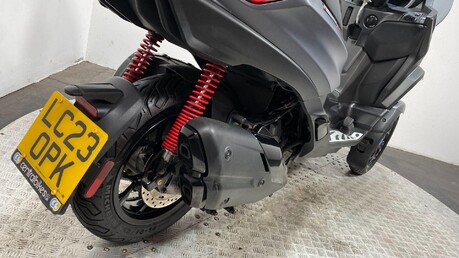 Piaggio MP3 400 HPE Sport CVT Euro 5 13
