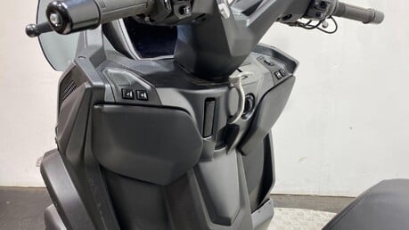 Piaggio MP3 400 HPE Sport CVT Euro 5 16