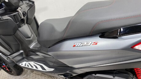 Piaggio MP3 400 HPE Sport CVT Euro 5 29