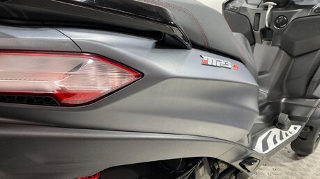 Piaggio MP3 400 HPE Sport CVT Euro 5 30