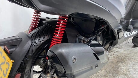 Piaggio MP3 400 HPE Sport CVT Euro 5 39