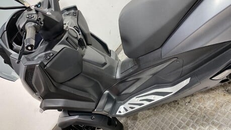 Piaggio MP3 400 HPE Sport CVT Euro 5 48