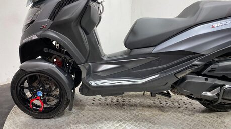 Piaggio MP3 400 HPE Sport CVT Euro 5 9