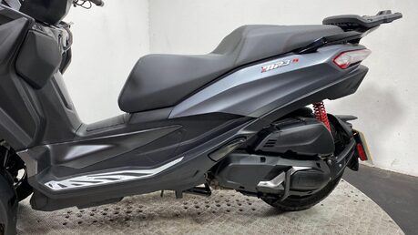 Piaggio MP3 400 HPE Sport CVT Euro 5 24