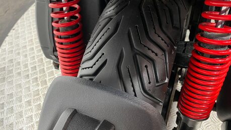 Piaggio MP3 400 HPE Sport CVT Euro 5 31