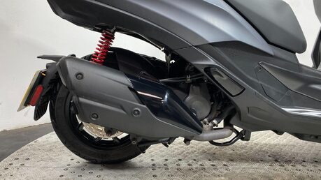 Piaggio MP3 400 HPE Sport CVT Euro 5 32
