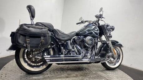 Harley-Davidson Softail Deluxe FLSTNI 1450 4