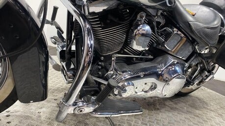 Harley-Davidson Softail Deluxe FLSTNI 1450 14