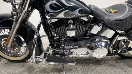 Harley-Davidson Softail Deluxe FLSTNI 1450 15