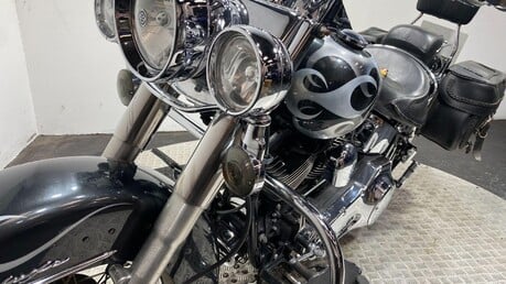 Harley-Davidson Softail Deluxe FLSTNI 1450 35