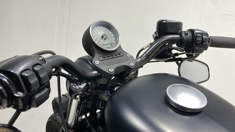 Harley-Davidson Sportster XL 883 N IRON 14 10