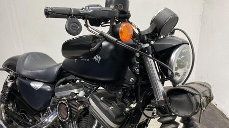 Harley-Davidson Sportster XL 883 N IRON 14 38