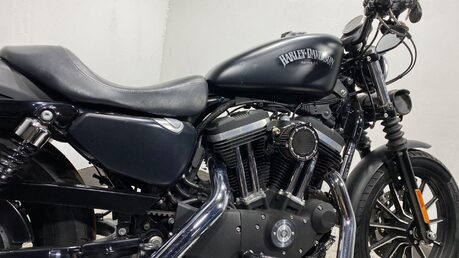 Harley-Davidson Sportster XL 883 N IRON 14 35