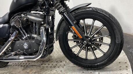 Harley-Davidson Sportster XL 883 N IRON 14 25
