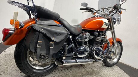 Triumph Bonneville BONNEVILLE AMERICA 4