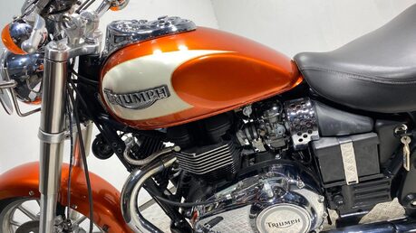 Triumph Bonneville BONNEVILLE AMERICA 29