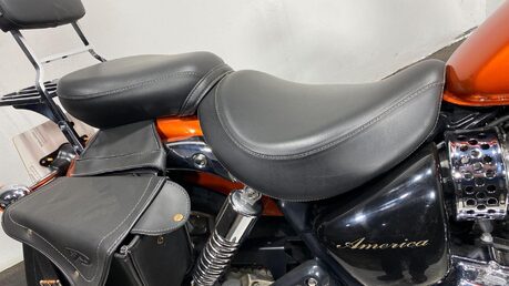 Triumph Bonneville BONNEVILLE AMERICA 31
