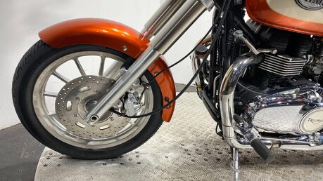 Triumph Bonneville BONNEVILLE AMERICA 37