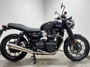 Triumph Street BONNEVILLE STREET TWIN 1