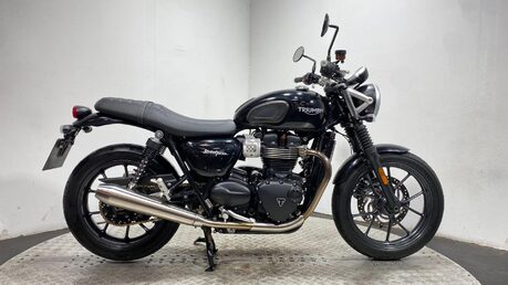 Triumph Street BONNEVILLE STREET TWIN 1